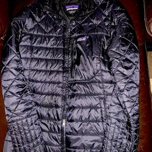 Barley worn Patagonia Down Coat